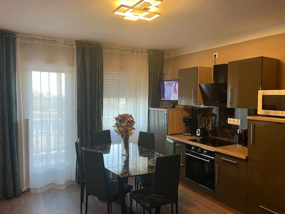 Villa Nadiya App Pool, Parking Torrevieja Zewnętrze zdjęcie